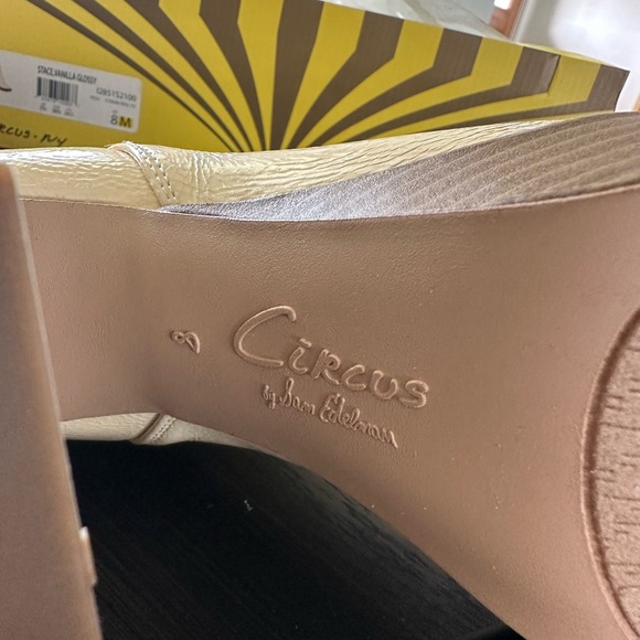Circus Sam Edelman Stace Platform Boot, size 8,Vanilla glossy, eggshell color - Picture 14 of 14
